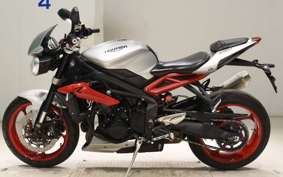 TRIUMPH STREET TRIPLE RX 2015