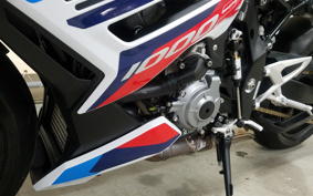 BMW M1000R 2023 0E81