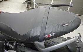 TRIUMPH TRIDENT 660 2023