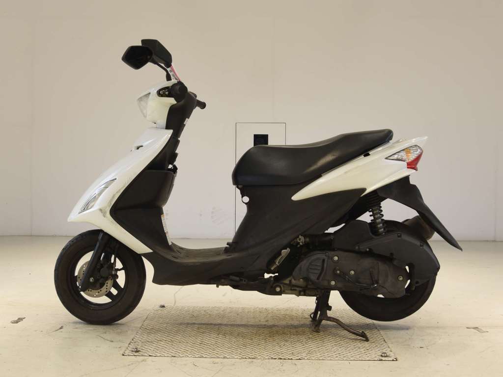 Фото Suzuki ADDRESS V125 SS 2005 с японского аукциона