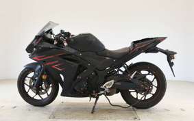 YAMAHA YZF-R25 RG10J