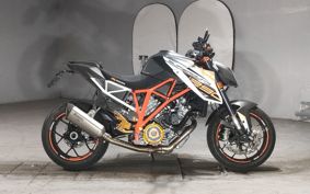 KTM 1290 SUPER DUKE R 2015 V3940