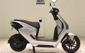 HONDA EM1 e: 2006 EF16