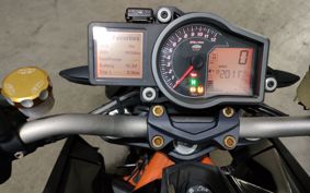 KTM 1290 SUPER DUKE R 2015 V3940