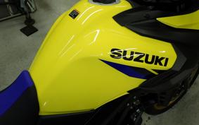 SUZUKI Vｽﾄﾛｰﾑ650XTA 2026 C733M