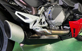 DUCATI STREETFIGHTER V2 2022 3F00