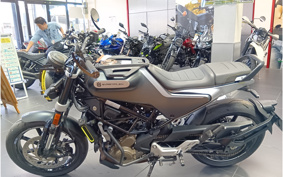 OTHER HUSQUARNA SVARTPILEN250