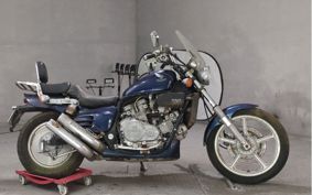 HONDA MAGNA 750 RC28