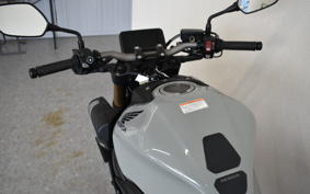 HONDA CB650R E-Clutch 2024 RH17