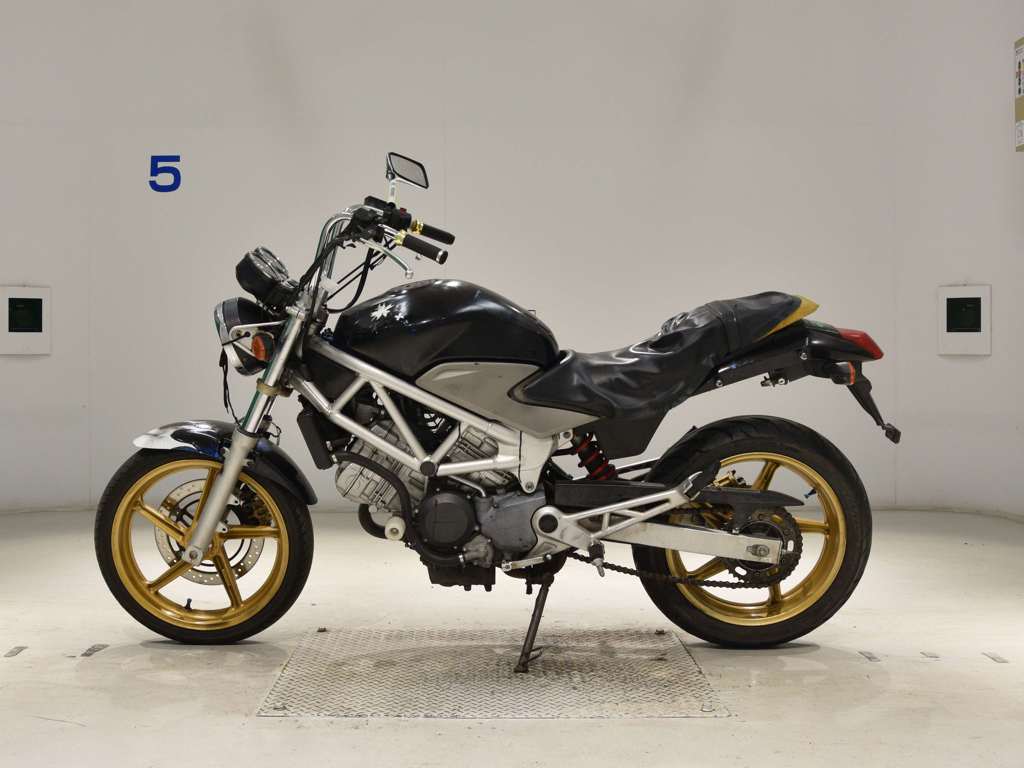 Фото Honda VTR 250 Gen. 2 2009 с японского аукциона