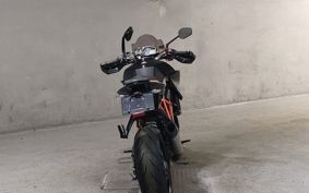 KTM 1290 SUPER  DUKE R 2015 V3940