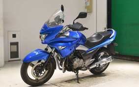 SUZUKI GSR250S 2023