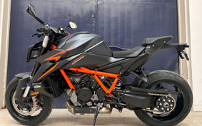 KTM 1390 SUPER DUKE R EVO V3940