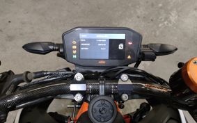 KTM 890 DUKE R 2022 TU940