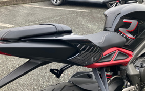TRIUMPH STREET TRIPLE R LOW 2022 HDA544