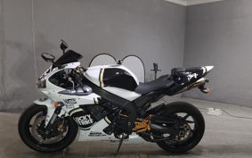YAMAHA YZF-R1 2004 RN13