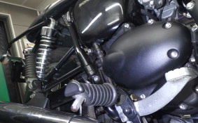 TRIUMPH BONNEVILLE 2012