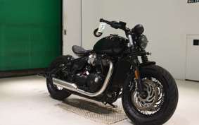 TRIUMPH BONNEVILLE BOBBER 2024