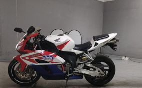 HONDA CBR1000RR SC57