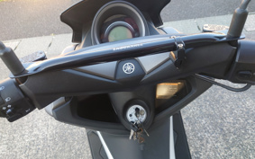 YAMAHA N-MAX155 ABS SG50J