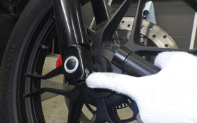 MOTO GUZZI V7 CARBON 2019