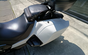HONDA NM4 VULTUS -02 2014 RC82
