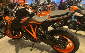 KTM 1290 SUPER DUKE GT 2019 V6940