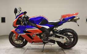 HONDA CBR1000RR 2004