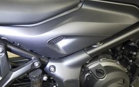 TRIUMPH TRIDENT 660 2023