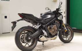 HONDA CB650R E-Clutch 2025 RH17