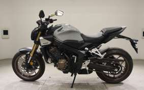 HONDA CB650R E-Clutch 2025 RH17