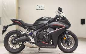 HONDA CBR650R E-Clutch 2025 RH17
