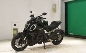 DUCATI DIAVEL V4 2025