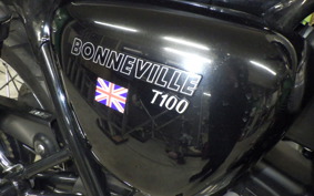TRIUMPH BONNEVILLE T100 2016