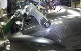 DUCATI DIAVEL Carbon 2011