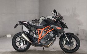 KTM 1290 SUPER  DUKE R 2015 V3940