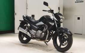 SUZUKI GSR250 2015