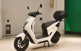 HONDA EM1 e: 2018 EF16