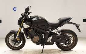 HONDA CB650R E-Clutch 2025 RH17