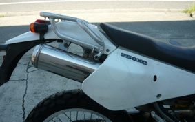 SUZUKI DJEBEL250XC SJ45A