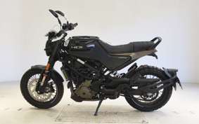 HUSQVARNA SVARTPILEN 401 2023