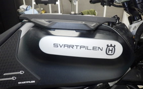 HUSQVARNA SVARTPILEN 250 2006