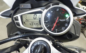 TRIUMPH STREET TRIPLE 85 2016