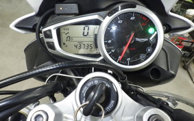 TRIUMPH STREET TRIPLE 85 2016