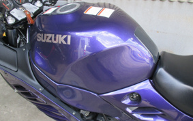 SUZUKI RF900R 1995 GT73A