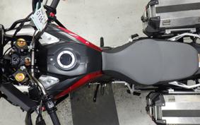SUZUKI Vｽﾄﾛｰﾑ1000A 2015 VU51A