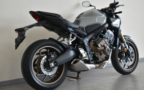 HONDA CB650R E-Clutch 2024 RH17