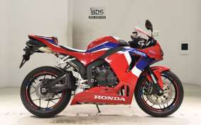 HONDA CBR600RR 2022 PC40