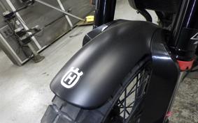 HUSQVARNA SVARTPILEN 401 2022