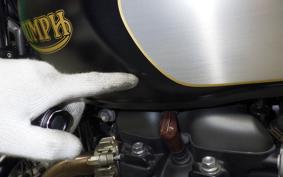 TRIUMPH STREET TWIN 2021